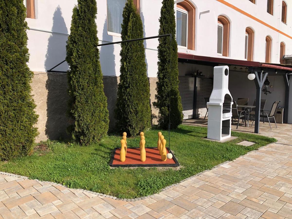Penzion B5 Kezmarok Exterior photo